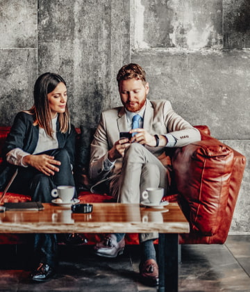 Paar an der Rezeption